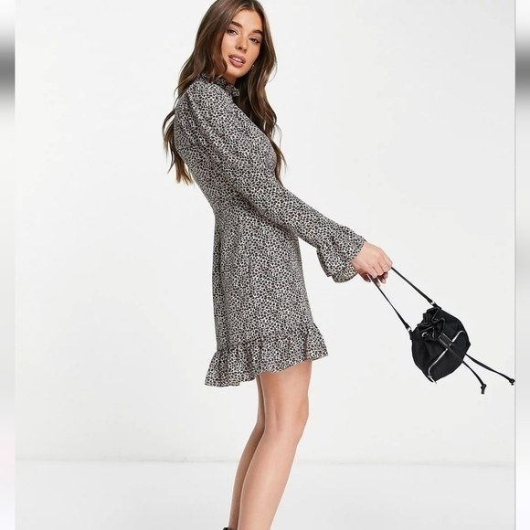*NWT* ASOS Frill Neck Mini Leopard Print Dress - Picture 1 of 6
